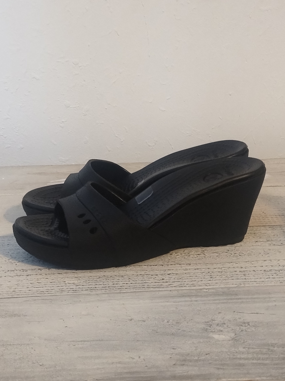 Crocs Sassari Black Wedge Sandals Women’s 8 Comfort Slide Open Toe Slip On